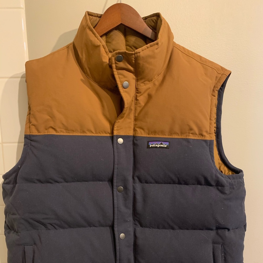 Patagonia Sleeveless Down Vest. Blue/Brown